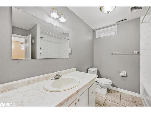 35 Bayshore Boulevard, Barrie, ON - Indoor Photo Showing Bathroom