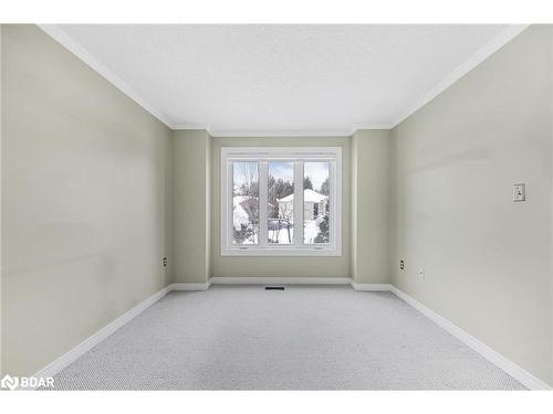 35 Bayshore Boulevard, Barrie, ON - Indoor Photo Showing Other Room