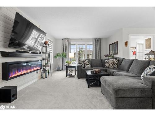 8 Sinclair Crescent, Ramara, ON - Indoor Photo Showing Living Room