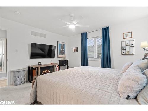 8 Sinclair Crescent, Ramara, ON - Indoor Photo Showing Bedroom