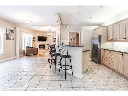 128 Wildwood Trail, Barrie, ON - Indoor Photo Showing Kitchen