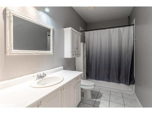 2501 Holiday Way, Innisfil, ON - Indoor Photo Showing Bathroom