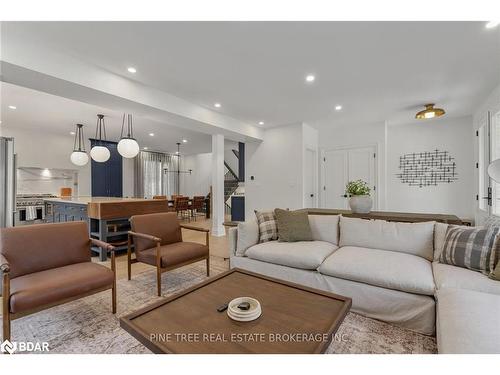 271 Codrington Street Street, Barrie, ON - Indoor Photo Showing Living Room