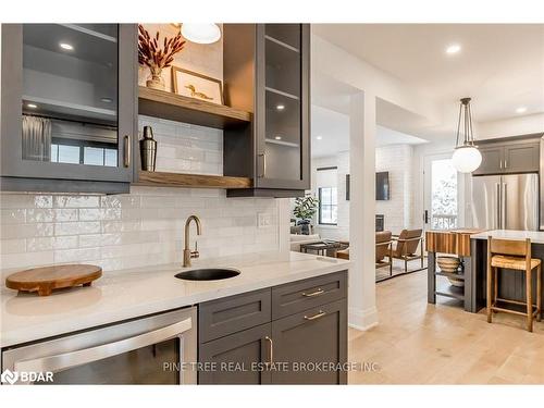 271 Codrington Street Street, Barrie, ON - Indoor Photo Showing Kitchen With Upgraded Kitchen