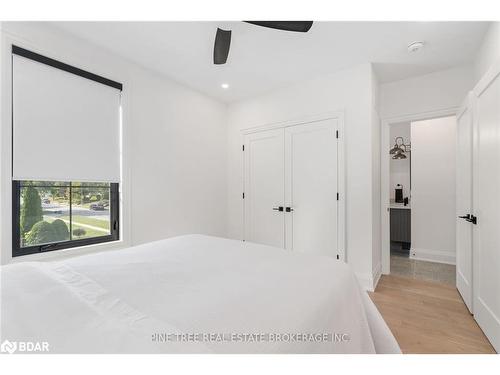 271 Codrington Street Street, Barrie, ON - Indoor Photo Showing Bedroom