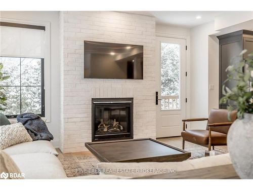 271 Codrington Street Street, Barrie, ON - Indoor Photo Showing Living Room With Fireplace