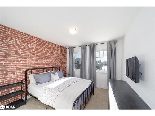 29 Harvest Crescent, Barrie, ON - Indoor Photo Showing Bedroom