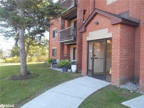 E4-167 Edgehill Drive, Barrie, ON - Outdoor