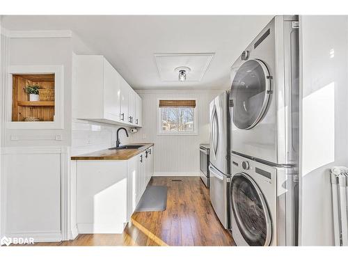 24 Shaw Crescent, Barrie, ON - Indoor Photo Showing Laundry Room