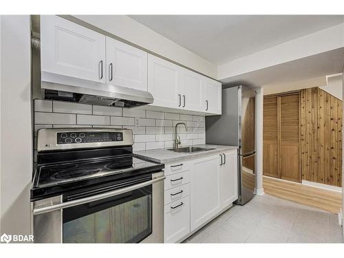 24 Shaw Crescent, Barrie, ON - Indoor Photo Showing Kitchen