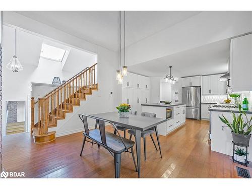 8 Frid Boulevard, Midhurst, ON - Indoor Photo Showing Dining Room