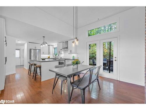 8 Frid Boulevard, Midhurst, ON - Indoor Photo Showing Dining Room