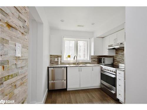 6-51 Ferndale Drive S, Barrie, ON - Indoor Photo Showing Kitchen