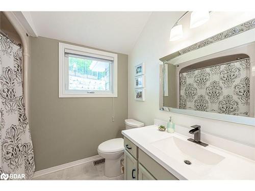 22 Pine Ridge Trail, Oro-Medonte, ON - Indoor Photo Showing Bathroom