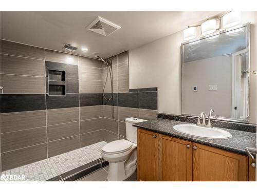 25 Thicketwood Avenue, Barrie, ON - Indoor Photo Showing Bathroom