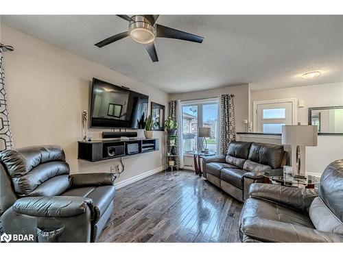 25 Thicketwood Avenue, Barrie, ON - Indoor Photo Showing Living Room