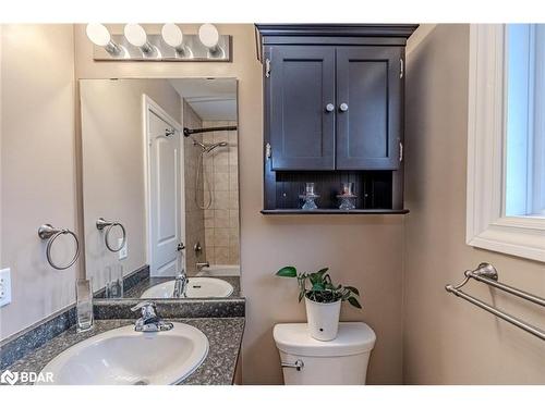 25 Thicketwood Avenue, Barrie, ON - Indoor Photo Showing Bathroom