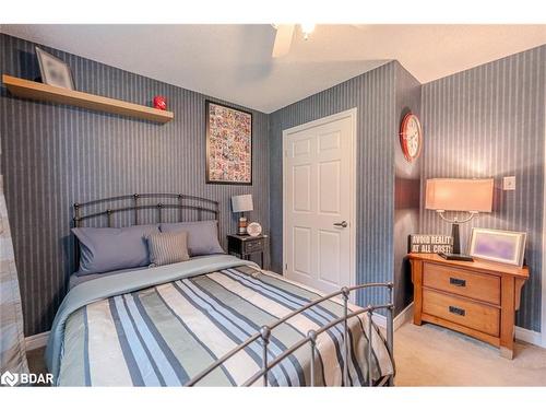 1923 10Th Line, Innisfil, ON - Indoor Photo Showing Bedroom