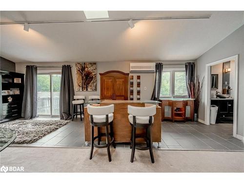 1923 10Th Line, Innisfil, ON - Indoor Photo Showing Dining Room