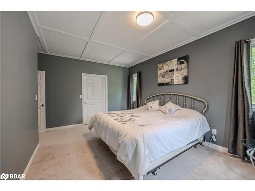 1923 10Th Line, Innisfil, ON - Indoor Photo Showing Bedroom