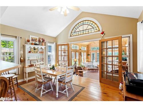 26 Paddy Dunn'S Circle, Springwater, ON - Indoor Photo Showing Dining Room