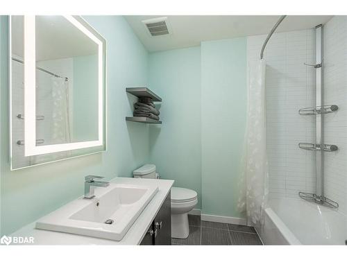 35-369 Essa Road, Barrie, ON - Indoor Photo Showing Bathroom