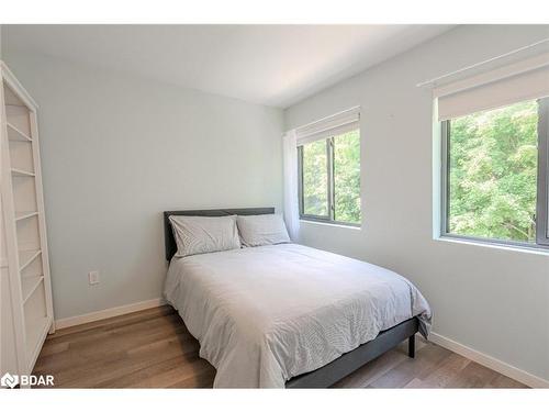 35-369 Essa Road, Barrie, ON - Indoor Photo Showing Bedroom