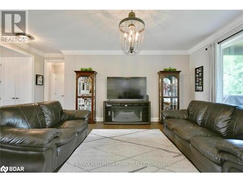 5 Kanata Court Court, Barrie, ON - Indoor Photo Showing Living Room