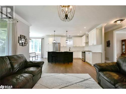 5 Kanata Court Court, Barrie, ON - Indoor Photo Showing Living Room