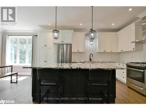 5 Kanata Court Court, Barrie, ON - Indoor Photo Showing Kitchen With Upgraded Kitchen