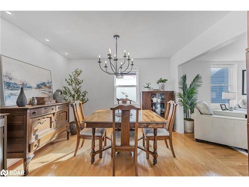 239 Pine Street, Newmarket, ON - Indoor Photo Showing Dining Room