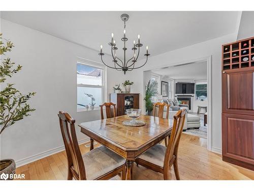 239 Pine Street, Newmarket, ON - Indoor Photo Showing Dining Room