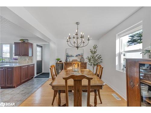 239 Pine Street, Newmarket, ON - Indoor Photo Showing Dining Room