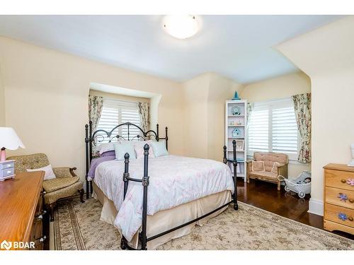 60 High Street, Barrie, ON - Indoor Photo Showing Bedroom