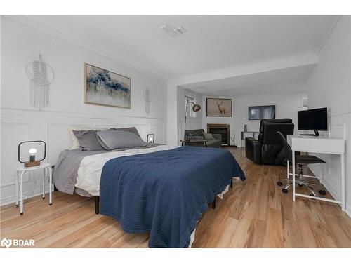 30 Frontier Avenue, Orillia, ON - Indoor Photo Showing Bedroom