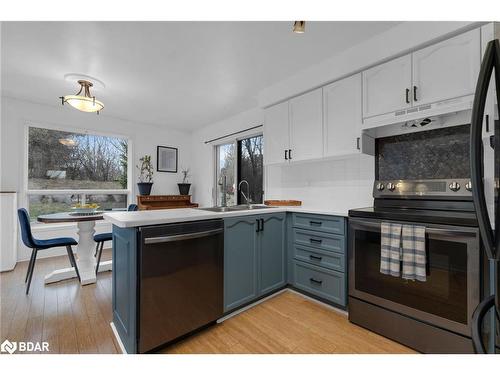 30 Frontier Avenue, Orillia, ON - Indoor Photo Showing Kitchen