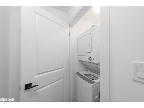 137 Turnberry Lane, Barrie, ON - Indoor Photo Showing Laundry Room