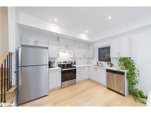 137 Turnberry Lane, Barrie, ON - Indoor Photo Showing Kitchen With Stainless Steel Kitchen With Double Sink