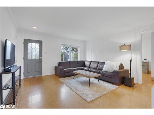 210 Kempview Lane, Barrie, ON - Indoor Photo Showing Living Room