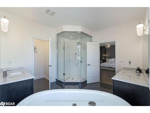 3173 Millicent Avenue, Oakville, ON - Indoor Photo Showing Bathroom