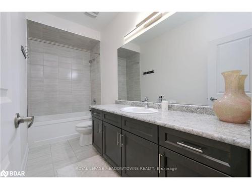 3173 Millicent Avenue, Oakville, ON - Indoor Photo Showing Bathroom