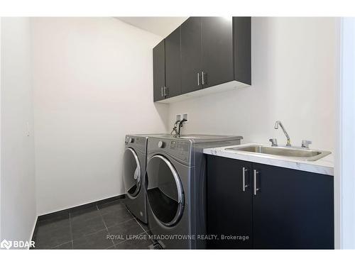 3173 Millicent Avenue, Oakville, ON - Indoor Photo Showing Laundry Room