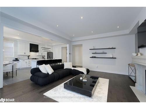 3173 Millicent Avenue, Oakville, ON - Indoor Photo Showing Living Room