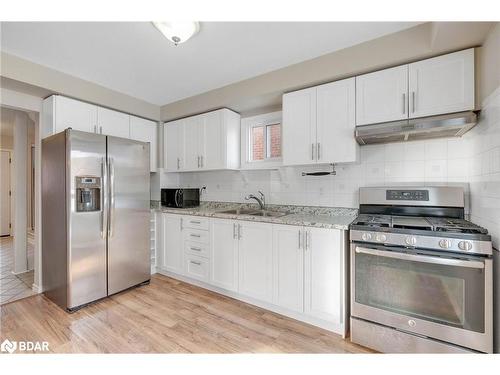 19 Weatherup Crescent, Barrie, ON - Indoor Photo Showing Kitchen