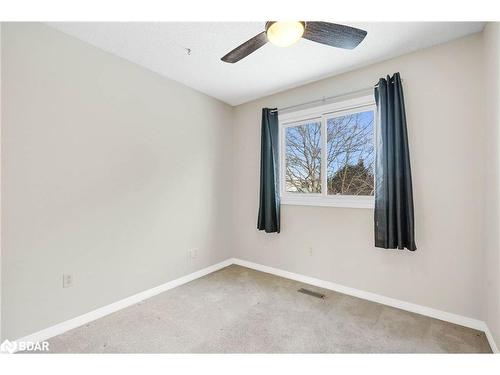 19 Weatherup Crescent, Barrie, ON - Indoor Photo Showing Other Room