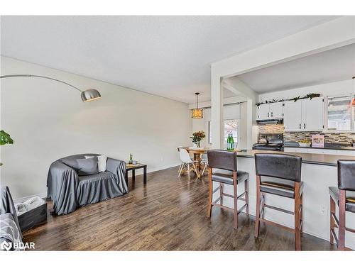 12 Curtiss Court, Barrie, ON - Indoor Photo Showing Kitchen