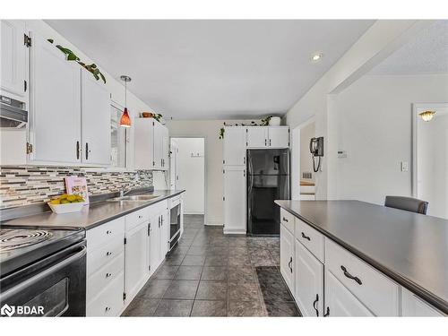 12 Curtiss Court, Barrie, ON - Indoor Photo Showing Kitchen