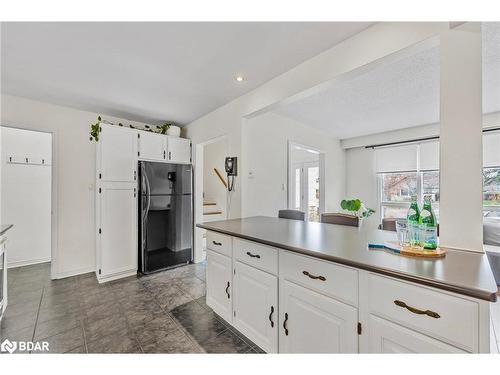 12 Curtiss Court, Barrie, ON - Indoor Photo Showing Kitchen