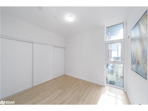 18-2300 St Clair Avenue West, Toronto, ON - Indoor Photo Showing Other Room