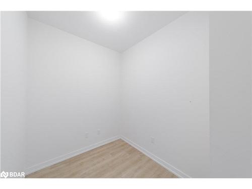 18-2300 St Clair Avenue West, Toronto, ON - Indoor Photo Showing Other Room